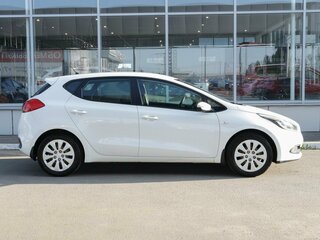 2015 Kia Ceed II Рестайлинг, белый, 1400000 рублей, вид 2
