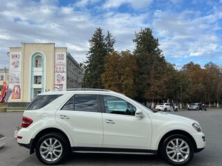 2011 Mercedes-Benz M-Класс 350 II (W164) Рестайлинг, белый, 1750000 рублей, вид 3
