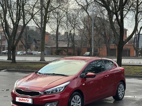 2013 Kia Ceed II, красный, 890000 рублей