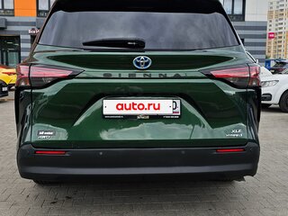 2021 Toyota Sienna IV, зелёный, 4450000 рублей, вид 3