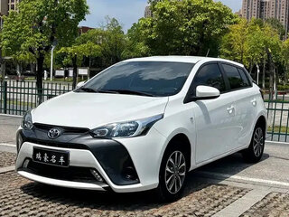 2022 Toyota Yaris L XP150 Рестайлинг, белый, 1250000 рублей, вид 1