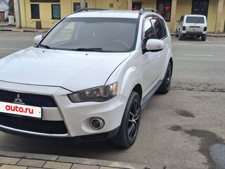 2011 Mitsubishi Outlander II Рестайлинг, белый, 1200000 рублей, вид 1