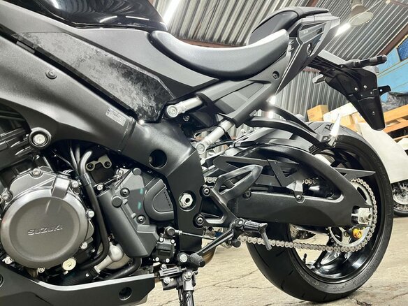 2021 Suzuki GSX-S 1000, чёрный, 1250000 рублей - вид 17