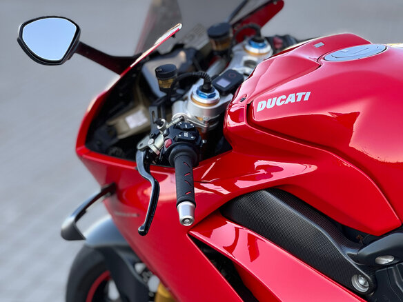 2018 Ducati Panigale V4, красный, 2050000 рублей - вид 3