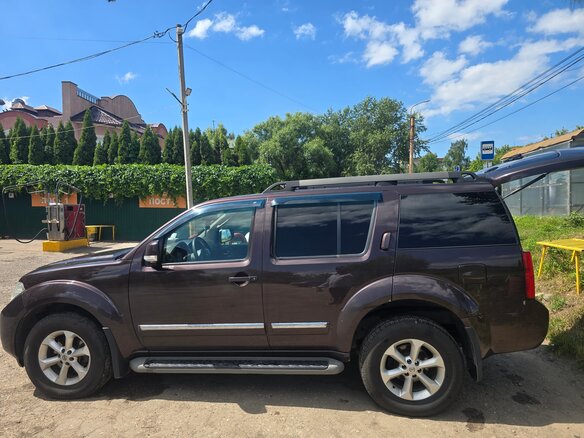 2013 Nissan Pathfinder III Рестайлинг, серый, 1750000 рублей - вид 3