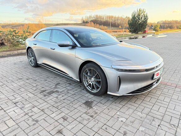 2022 Lucid Air Grand Touring, серый, 5700000 рублей - вид 2