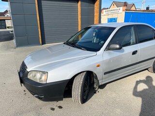 2005 Hyundai Elantra III (XD2) Рестайлинг, серебристый, 300000 рублей, вид 2