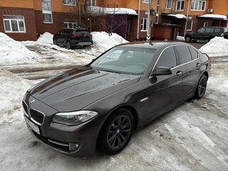 2013 BMW 5 серии 520i VI (F10/F11/F07), коричневый, 1412763 рублей, вид 1