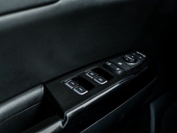 2018 Kia Sportage IV Рестайлинг, белый, 2230000 рублей - вид 10