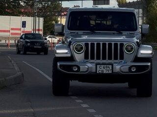 2022 Jeep Wrangler IV (JL), серебристый, 6100000 рублей, вид 2