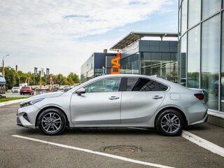 2021 Kia Cerato IV Рестайлинг, серебристый, 1998000 рублей, вид 4