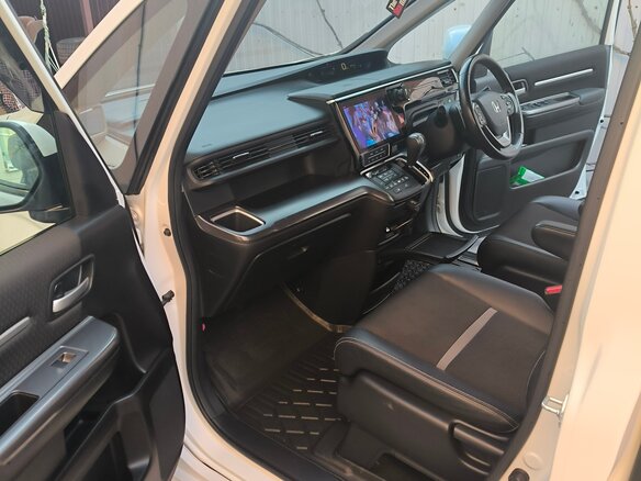 2019 Honda Stepwgn Spada V Рестайлинг, белый, 2375000 рублей - вид 9