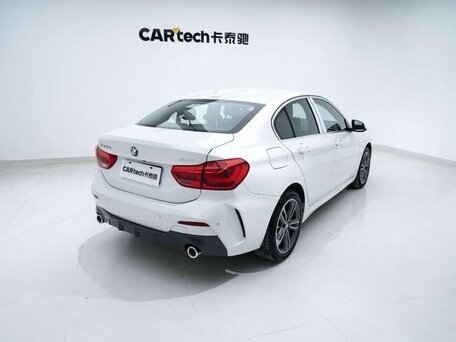 2022 BMW 1 серии 120i III (F52) Рестайлинг, белый, 2050000 рублей, вид 4