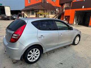 2011 Hyundai i30 I Рестайлинг, серебристый, 700000 рублей, вид 4