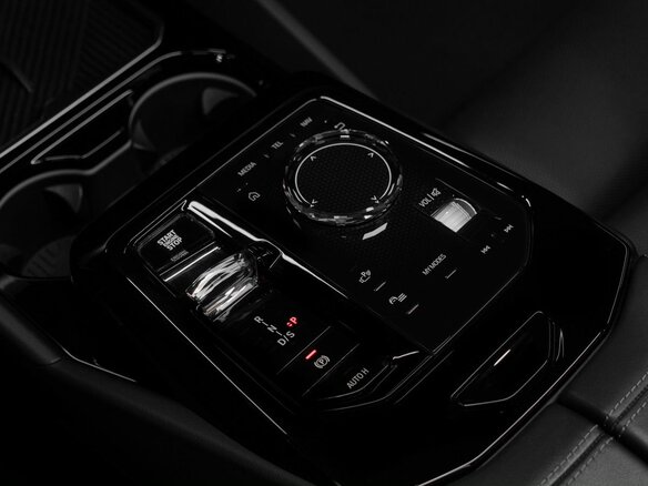 2024 BMW 5 серии 530i xDrive VIII (G60/G61/G68), серый, 8300000 рублей - вид 18