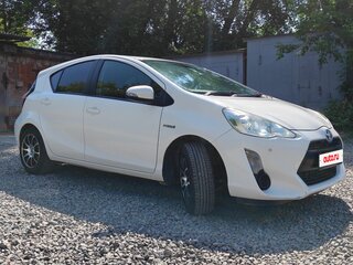 2016 Toyota Aqua I Рестайлинг, белый, 835000 рублей, вид 3