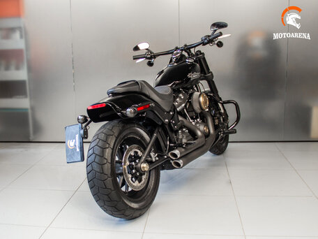 2017 Harley-Davidson Fat Bob, чёрный, 1430554 рублей, вид 3