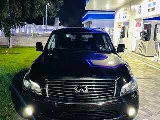 2011 Infiniti QX56 II, пурпурный, 2000000 рублей, вид 2