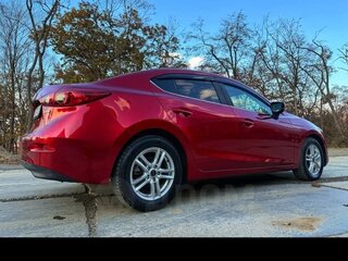 2017 Mazda Axela III Рестайлинг, красный, 1650000 рублей, вид 5