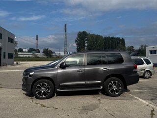 2015 Toyota Land Cruiser 200 Series Рестайлинг 1, серый, 4500000 рублей, вид 1