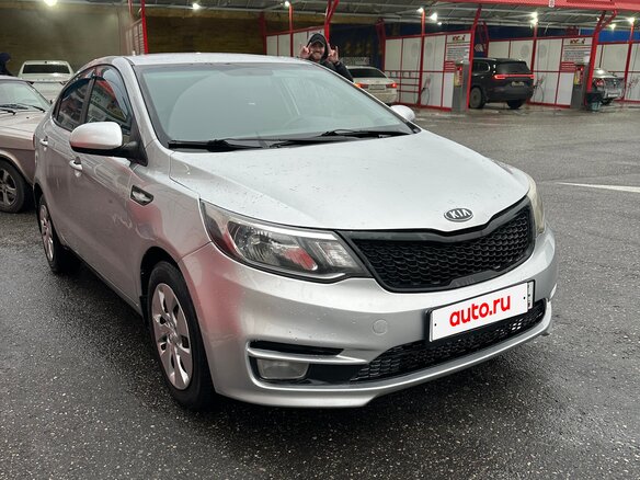 2016 Kia Rio III Рестайлинг, белый, 790000 рублей - вид 4