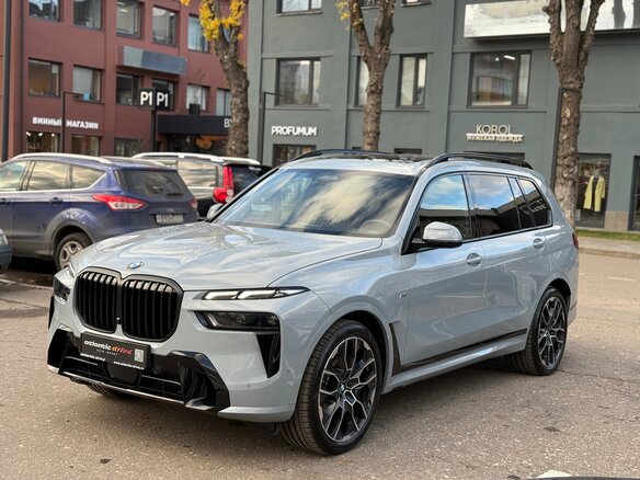 2023 BMW X7 40d I (G07) Рестайлинг, чёрный - вид 1