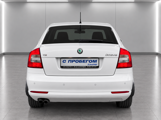 2012 Skoda Octavia II (A5) Рестайлинг, белый, 750000 рублей, вид 3