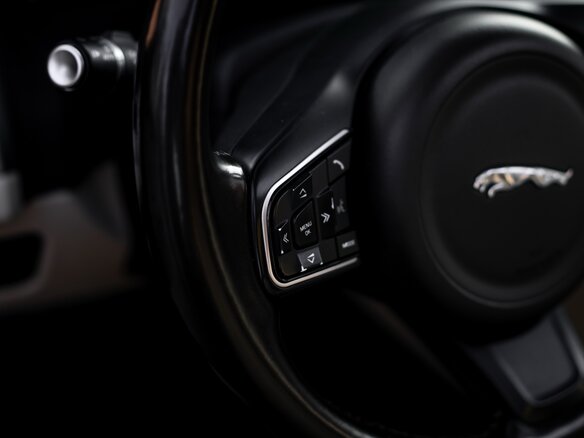 2016 Jaguar XF II, чёрный, 1890000 рублей - вид 18