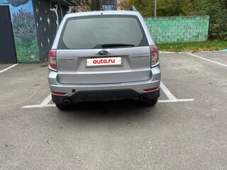 2011 Subaru Forester III Рестайлинг, серебристый, 999999 рублей, вид 4