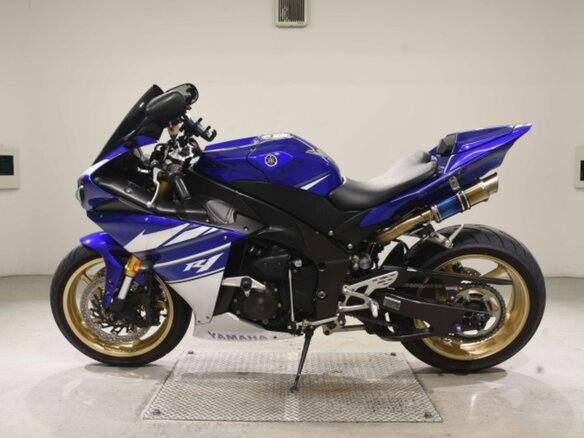 2010 Yamaha YZF-R1, синий, 820000 рублей - вид 2
