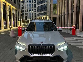 2023 BMW X7 40i I (G07) Рестайлинг, серый, 11000000 рублей, вид 2