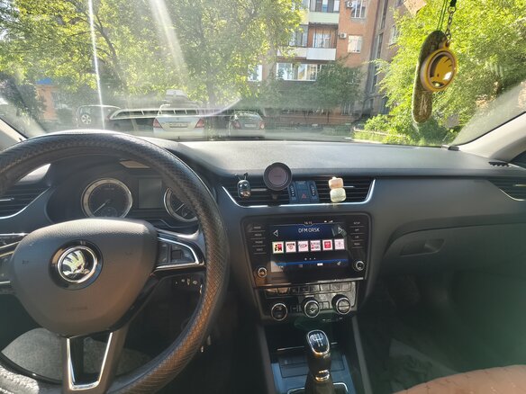 2017 Skoda Octavia III (A7), коричневый, 1840000 рублей - вид 12
