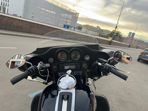 2011 Harley-Davidson Electra Glide, серый, 990000 рублей - вид 11
