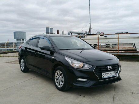 2018 Hyundai Solaris II, чёрный, 1150000 рублей, вид 3