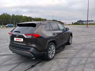2020 Toyota RAV4 V (XA50), коричневый, 3300000 рублей, вид 4