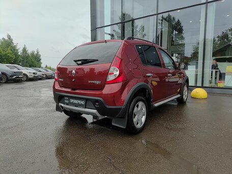 2011 Renault Sandero Stepway I, красный, 337000 рублей, вид 5