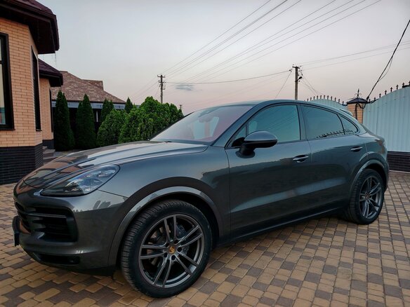 2021 Porsche Cayenne Coupé III, серый, 9250000 рублей - вид 3