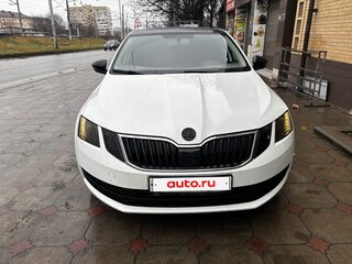 2019 Skoda Octavia III (A7) Рестайлинг, белый, 1350000 рублей, вид 2