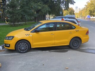 2018 Volkswagen Polo V Рестайлинг, жёлтый, 380000 рублей, вид 5