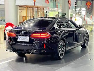 2026 BMW 5 серии Long 525Li VIII (G60/G61/G68), синий, 6467720 рублей, вид 3