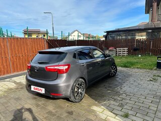 2014 Kia Rio III, серый, 950000 рублей, вид 3