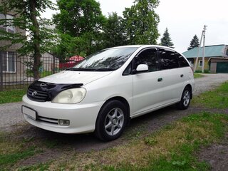 2001 Toyota Nadia, белый, 580000 рублей, вид 2