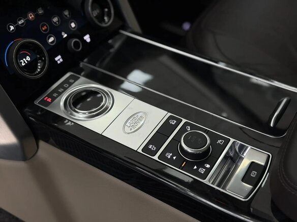 2020 Land Rover Range Rover IV Рестайлинг, серый, 6280000 рублей - вид 17