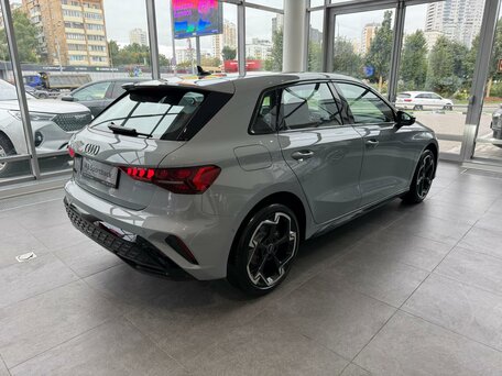 2025 Audi A3 Sportback 35 TFSI IV (8Y) Рестайлинг, серый, 4499500 рублей, вид 5