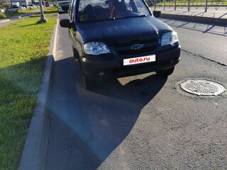 2010 Chevrolet Niva I Рестайлинг, чёрный, 189000 рублей, вид 1