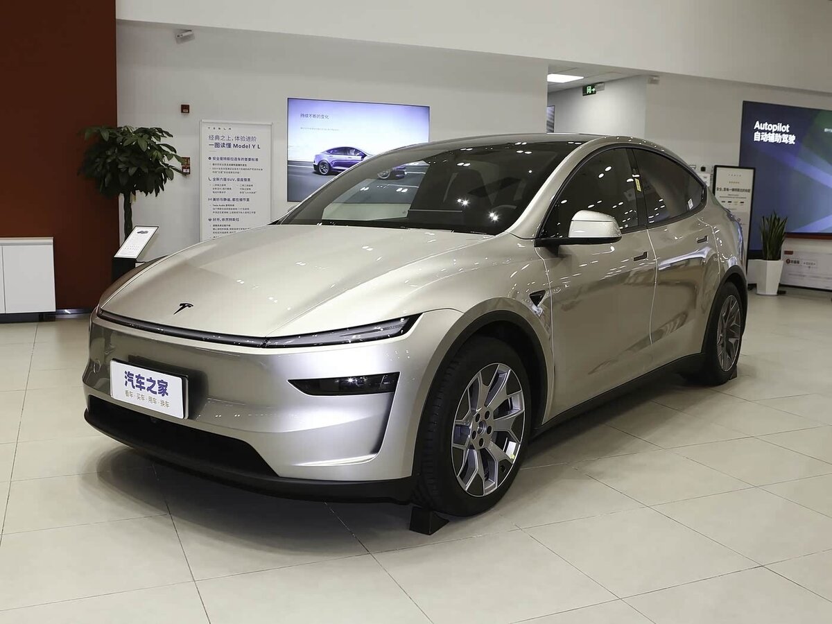 Открыть фотографии: Tesla Model Y I Рестайлинг