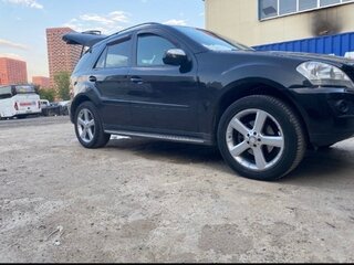 2009 Mercedes-Benz M-Класс 300 II (W164) Рестайлинг, чёрный, 1400000 рублей, вид 2