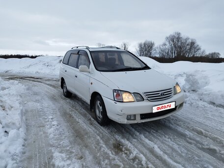 1999 Toyota Gaia, белый, 399000 рублей, вид 2