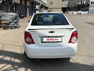 2013 Chevrolet Aveo II, белый, 550000 рублей, вид 4