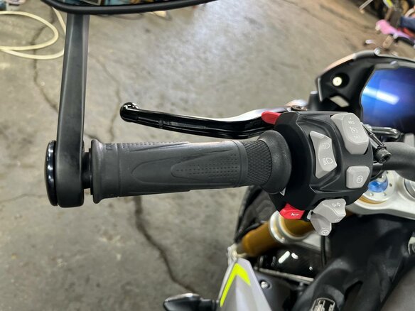 2021 Triumph Speed Triple, серый, 1520000 рублей - вид 30